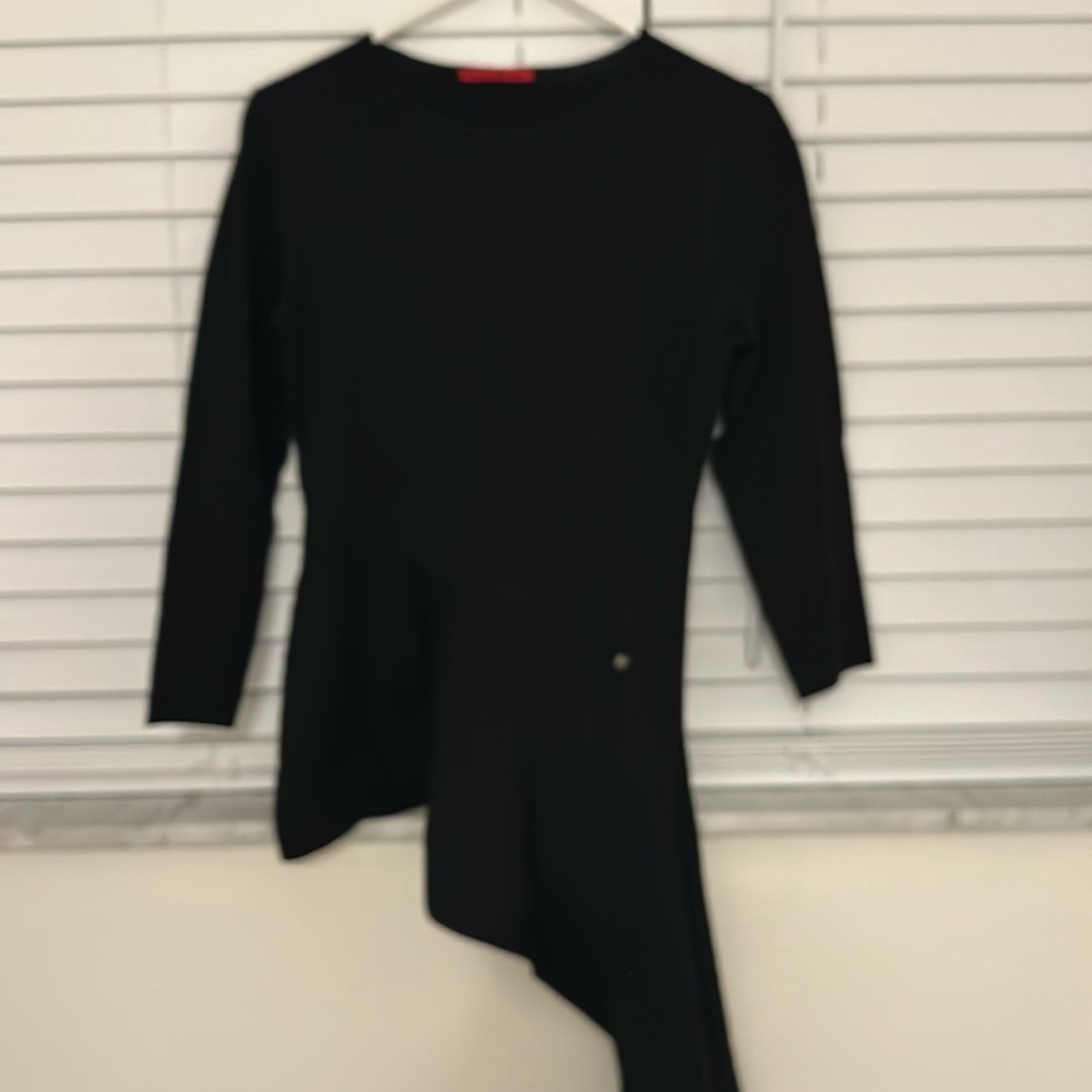 CH Carolina a herrera black quarter sleeve knit top